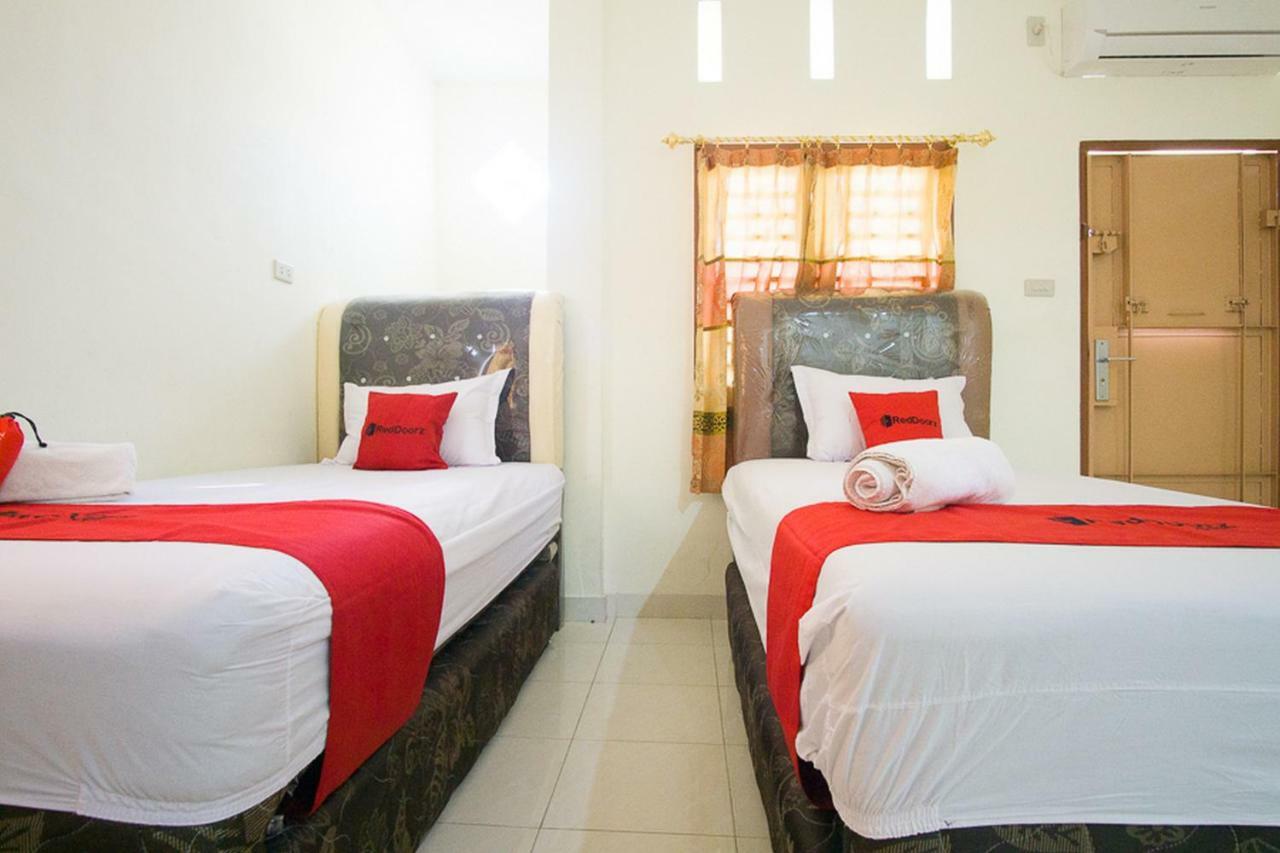 Hotel Reddoorz @ Pematangsiantar 2 Extérieur photo