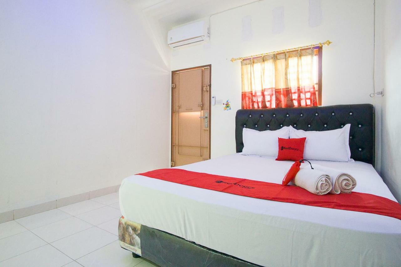 Hotel Reddoorz @ Pematangsiantar 2 Extérieur photo