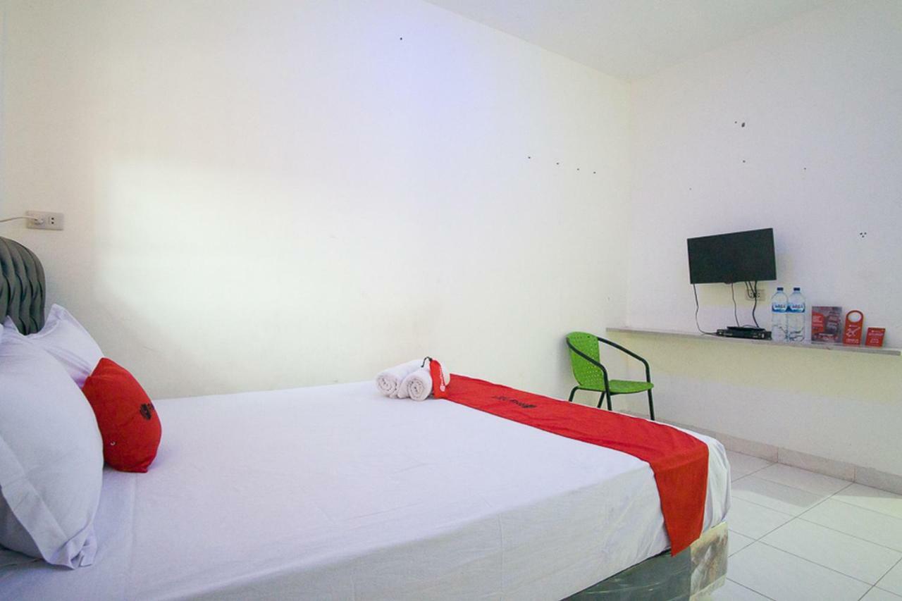Hotel Reddoorz @ Pematangsiantar 2 Extérieur photo